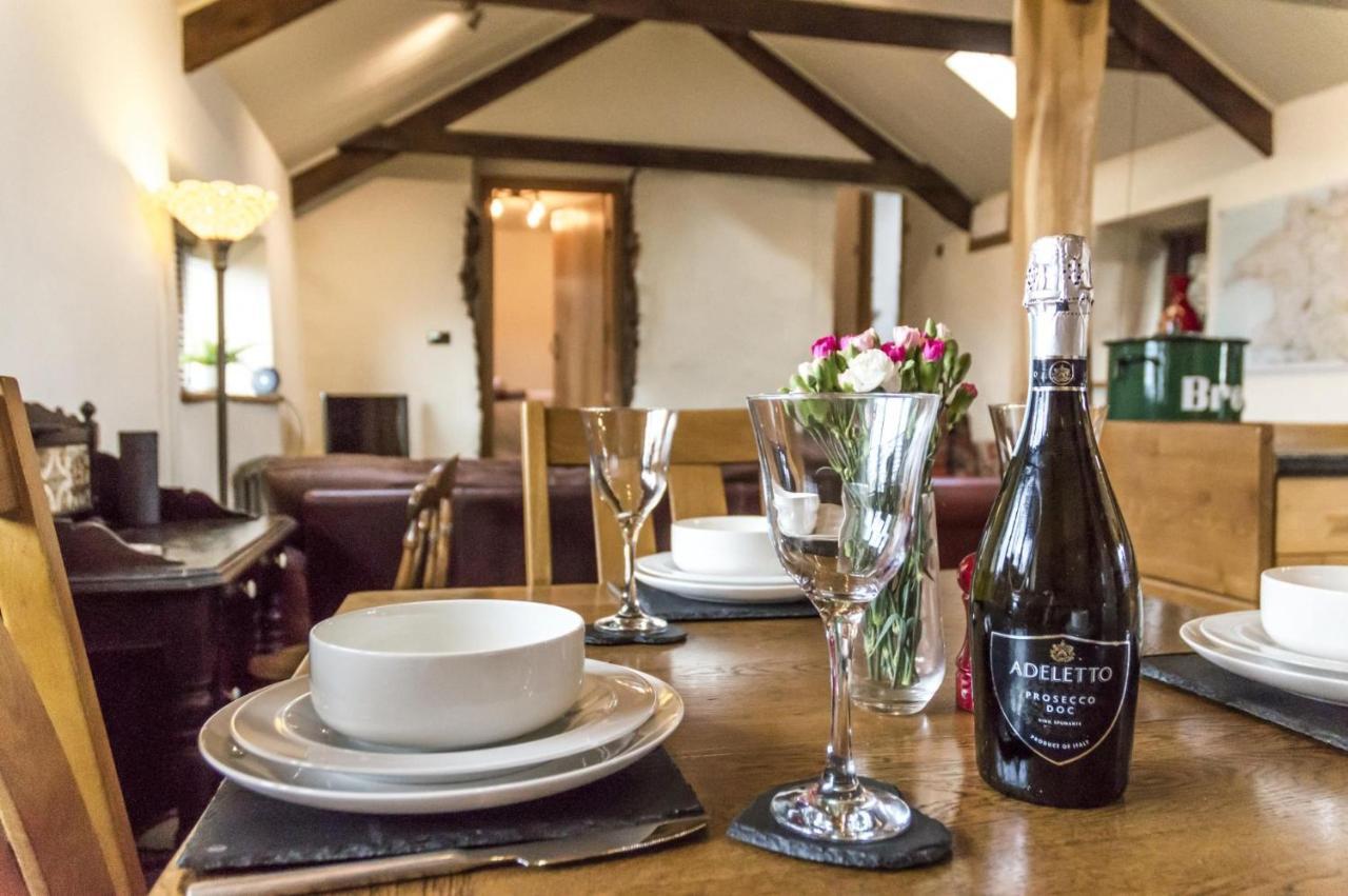 Foxglove - Luxurious Barn Conversion - Blossom Farm Johnston Exterior foto